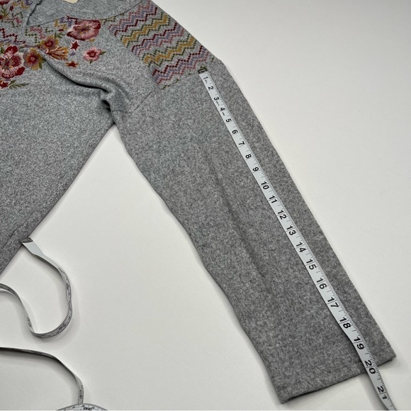 Savanna Jane Sweatshirt Top Long Sleeve Grey Embroidered Floral Western Boho 3X - Picture 11 of 13